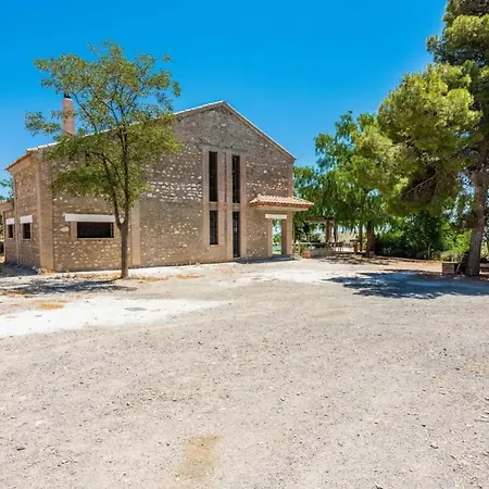 Spacious House In 4*